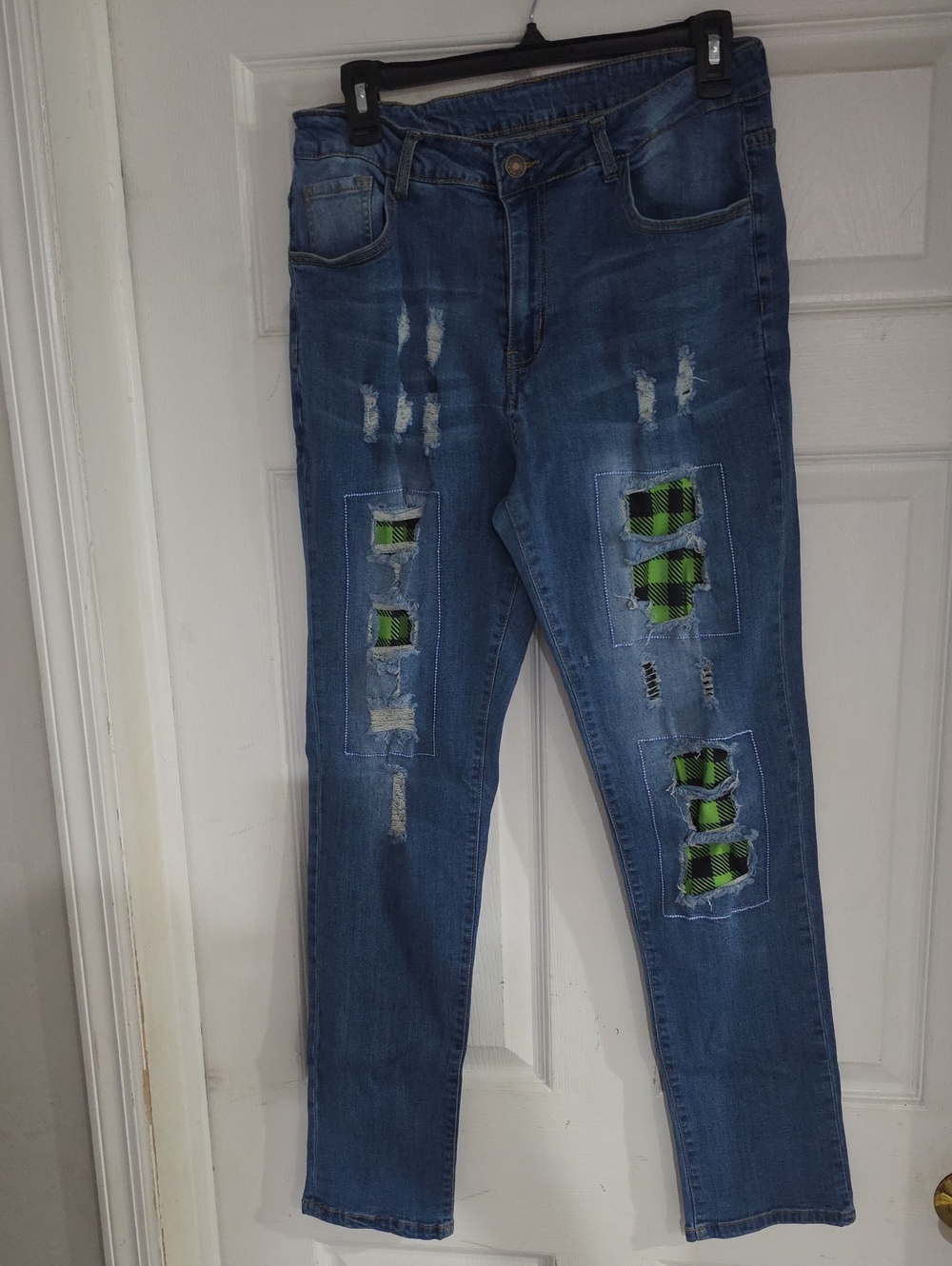 Women's Straight Leg Jeans with Green Plaid Patch Detail Stretchy Fit Sz LG